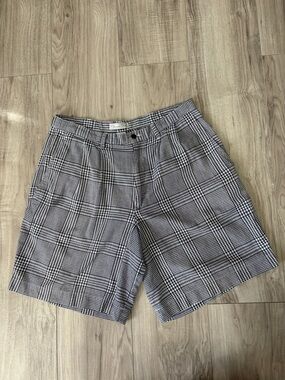 Men’s Flat Front Plaid Shorts in Black & White